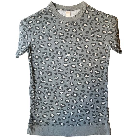 Secret Treasures Women Short Sleeve Soft Knit Blouse size M (8-10), Leopard Blue - Picture 1 of 8